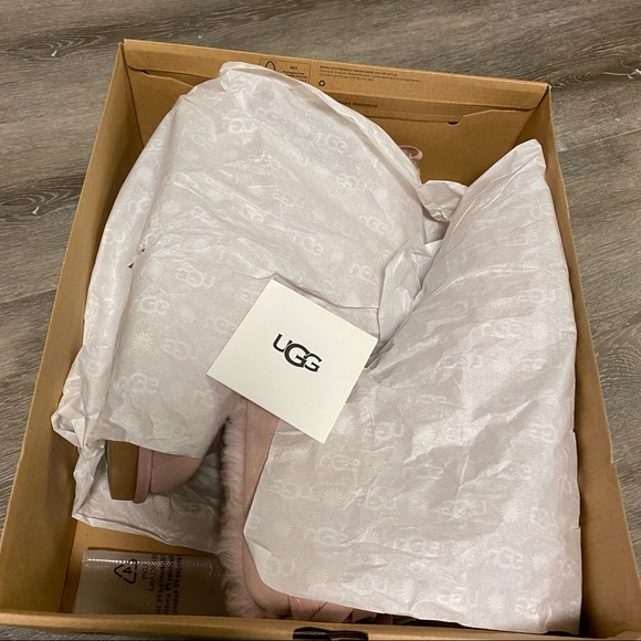 UGG | Mini Continuity Bow Boots In Pink Crystal Size 7 NEW In Box - Picture 6 of 10
